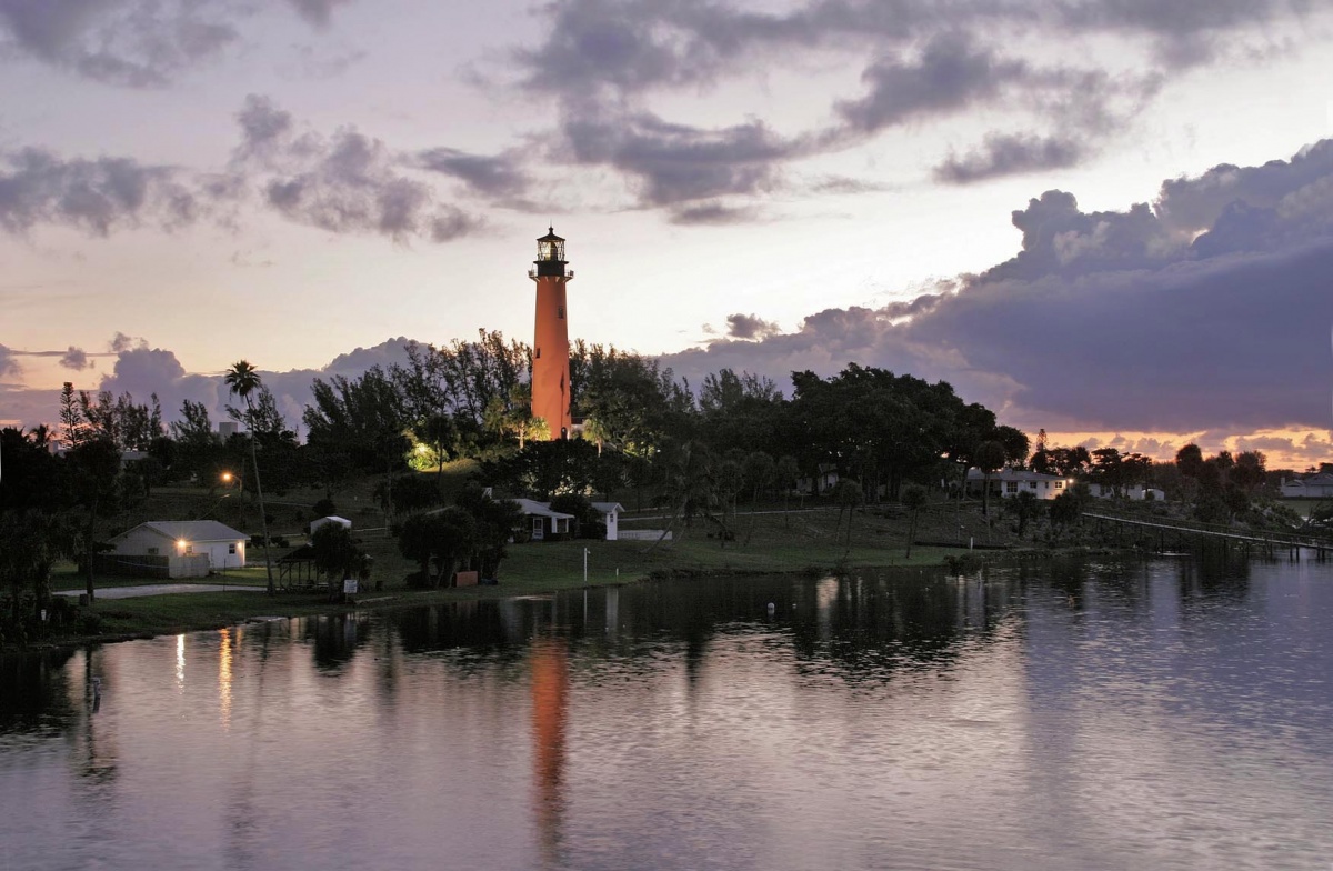 Light purple skies over Jupiter Inlet Lighthouse Outstanding Natural Area in Florida. Photo by Jupiter Inlet partners.
