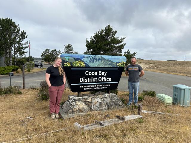 Daphne and her mentor Jeff Jackson outside the Coos Bay District office. BLM photo.