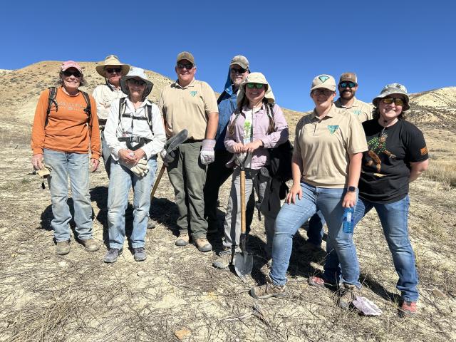 Group photo of NPL Day volunteers and BLM Staff